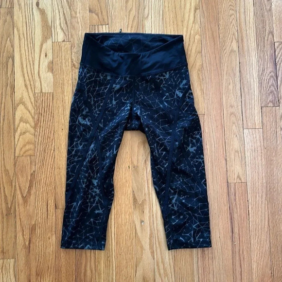Lululemon sz 6 Run Inspire Crop pant Star Crushed Coal Black / Black great cond - Picture 1 of 7
